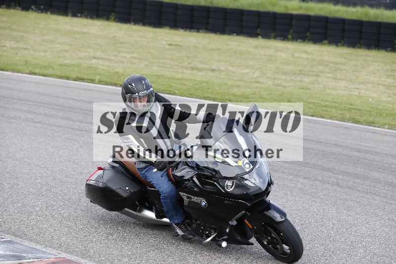 /Archiv-2025/09 22.04.2025 Cornu Master School ADR/rot-rouge/6